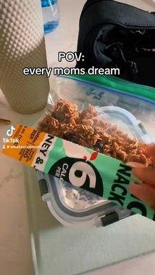 Instagram post by @whatacoolmum