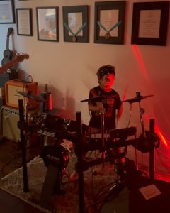 Instagram post by @perikomusic