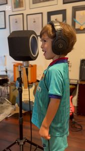 Instagram post by @perikomusic