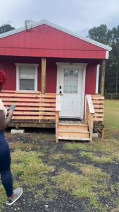 Instagram post by @strandssofbeauty