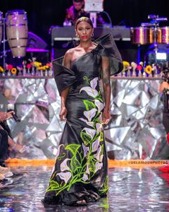 Instagram post by @rihthegirl