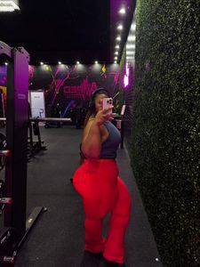 Instagram post by @thequeway