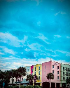 Instagram post by @the.searcy.show