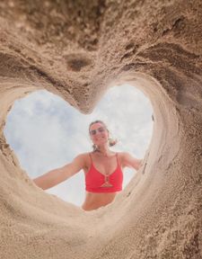 Instagram post by @amanchor