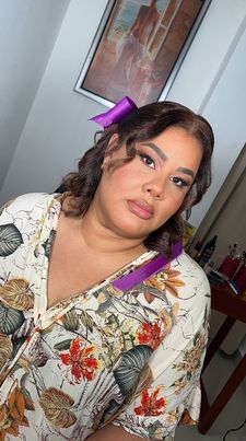 Instagram post by @prettiecurves