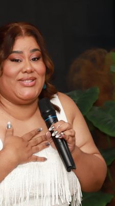 Instagram post by @prettiecurves