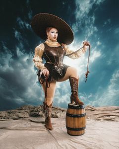 Instagram post by @_atomicannie