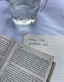 Instagram post by @amira_love11