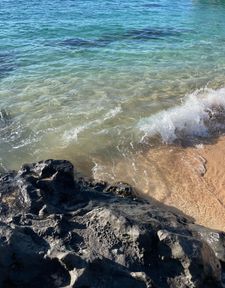 Instagram post by @amira_love11