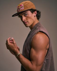 Instagram post by @samhurley