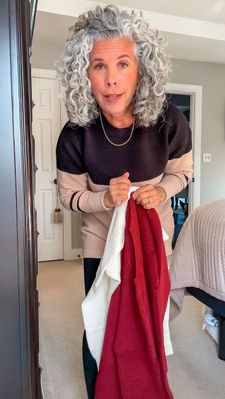 Instagram post by @welcometomycurls