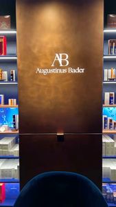 Instagram post by @troysurratt