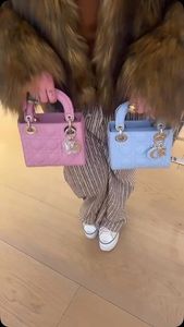 Instagram post by @nicollettesings