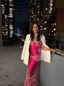 Instagram post by @taarasajnani