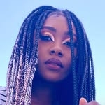 @shenavici Instagram Profile