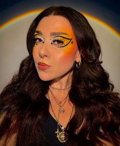 Instagram post by @alexaraemua