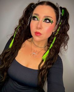 Instagram post by @alexaraemua