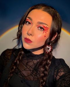 Instagram post by @alexaraemua