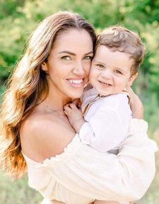 Instagram post by @aleahstander