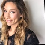 @lipstickandwellness Instagram Profile