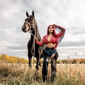 Instagram post by @goldqueenxoxo