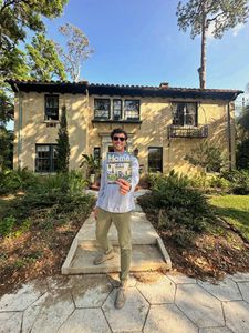 Instagram post by @ariart