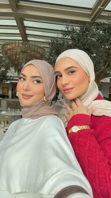 Instagram post by @modestly.ahdi