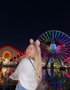 Instagram post by @annevadder