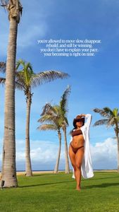 Instagram post by @amandasavinon