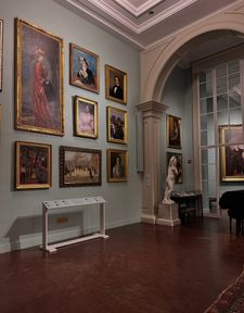 Instagram post by @lourd_ees