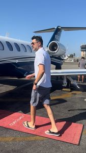 Instagram post by @heypouya