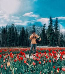 Instagram post by @chaxelos