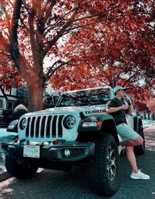 Instagram post by @chaxelos