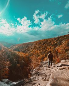 Instagram post by @chaxelos