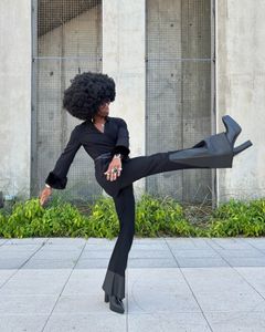 Instagram post by @hollywoodthegenerous