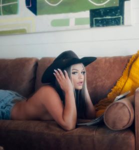 Instagram post by @destinybowers