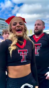 Instagram post by @calireesy