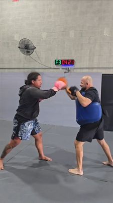 Instagram post by @round5_mma