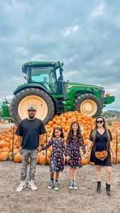 Instagram post by @lizzyandfamily