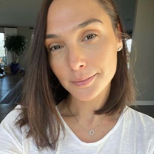 Instagram post by @rachieshnay