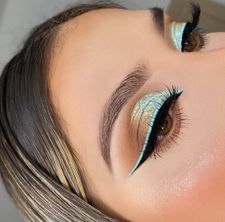 Instagram post by @mackieguzman