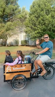 Instagram post by @tomasczernek