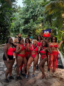 Instagram post by @goldieroc