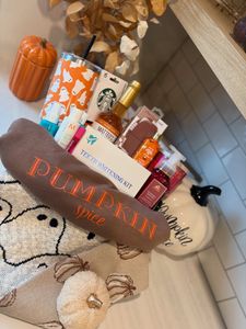 Instagram post by @jenniferecormier