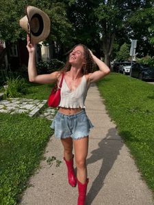 Instagram post by @maddiemooneyy