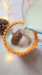 Instagram post by @sashacakeschicago