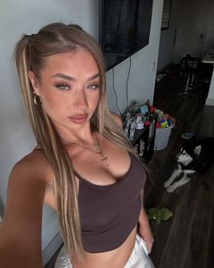 Instagram post by @lyssaabbby