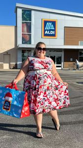 Instagram post by @thecurvydarlin