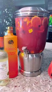 Instagram post by @mrsheadline