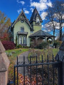 Instagram post by @samanthaefaella